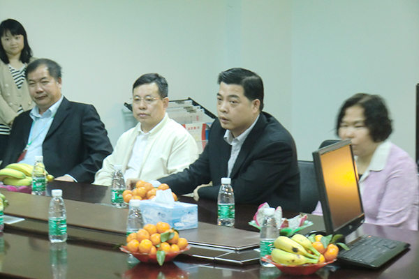 塘廈鎮春節慰問 